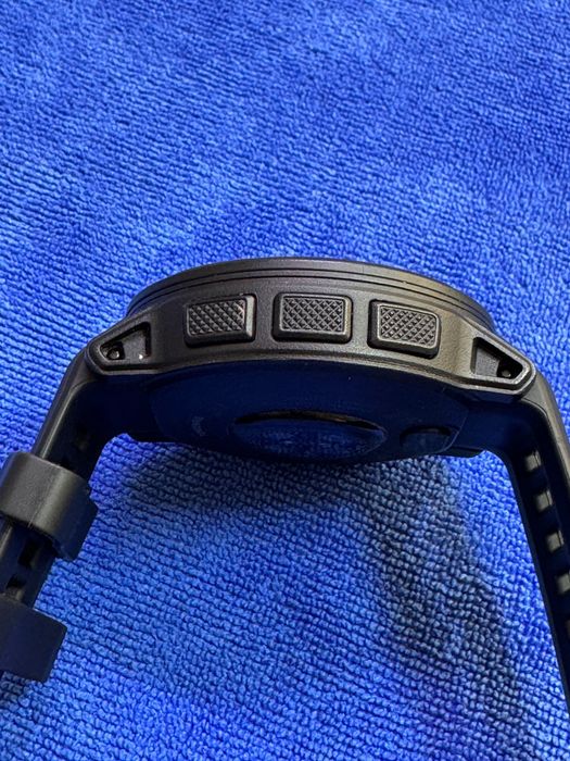 Vând Garmin instinct 2 solar tactical