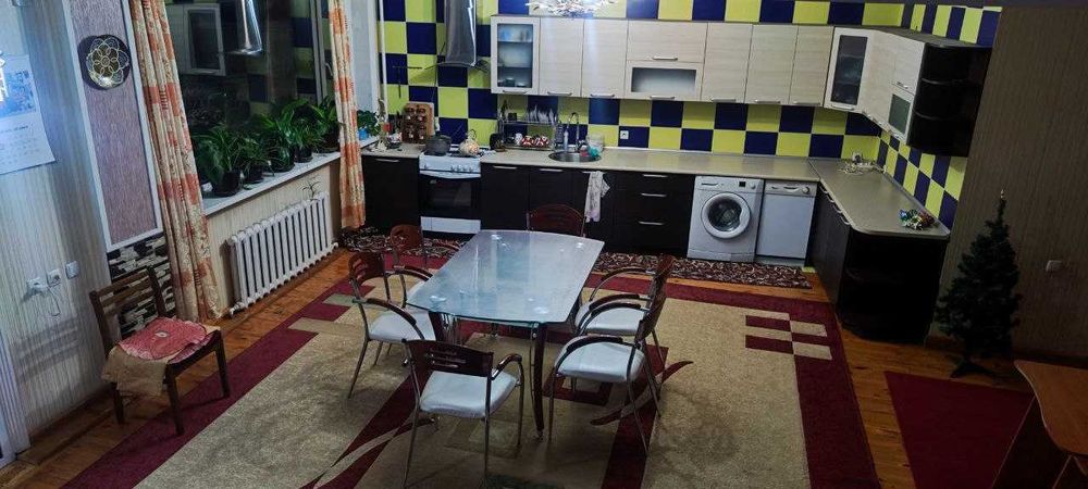 Хостел, hostel, 50,000