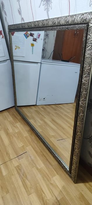 Большое зеркало в раме 155*125