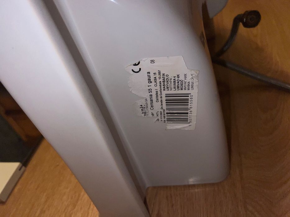 Set baie mobilier baie, oglindă, neoane etajeră și chiuvetă cu robinet