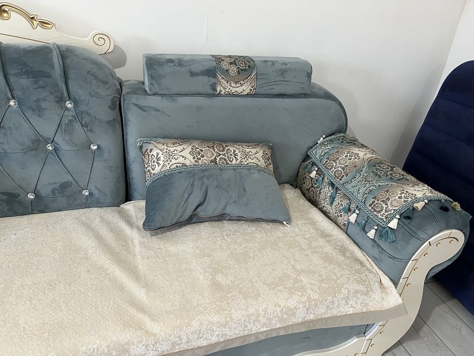 Продаеться диван в отличном состояний