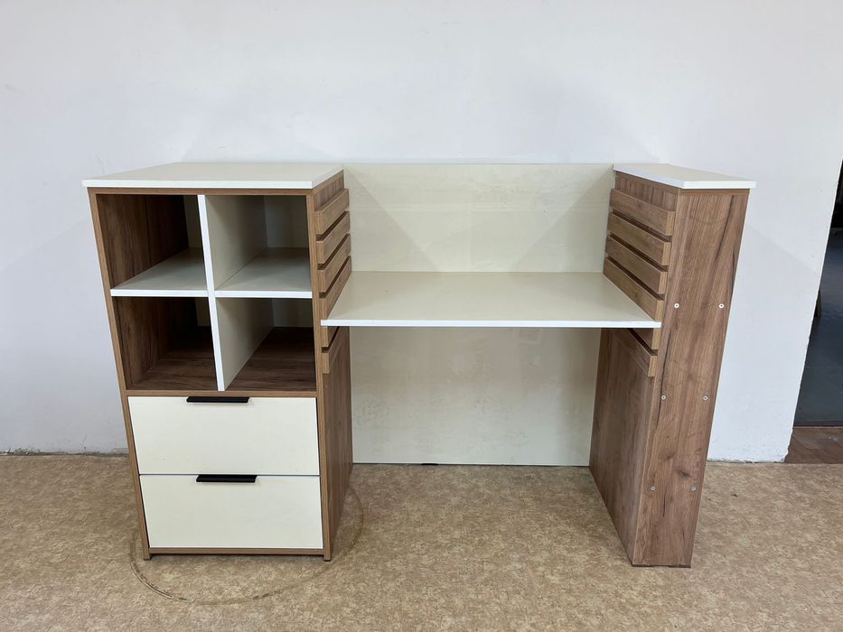 Продам детский стол.