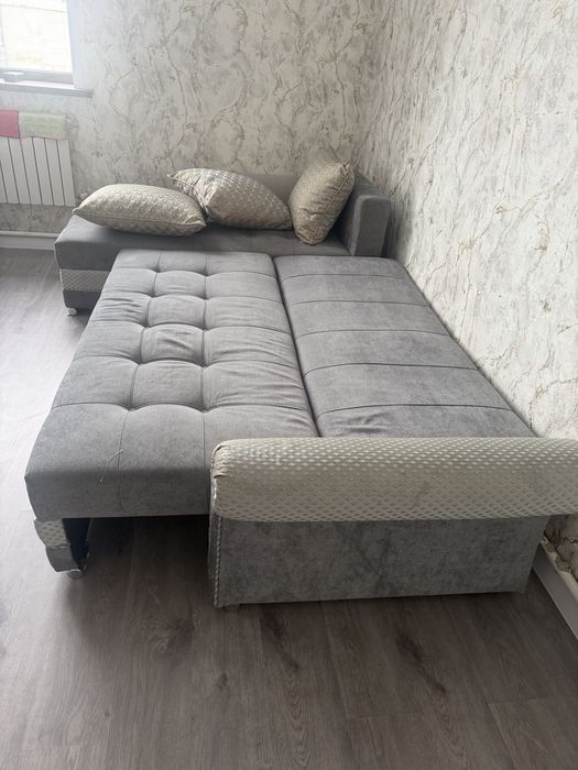 Продам диван б/у , 3 метра