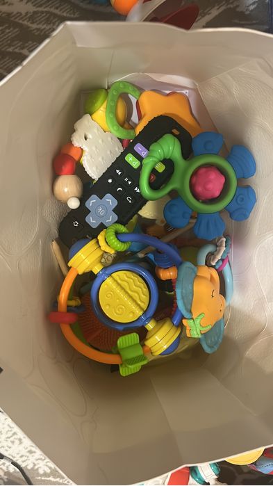 Игрушки детские продам