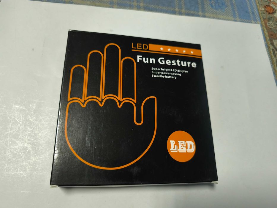 Semn led auto cu telecomanda, design mana