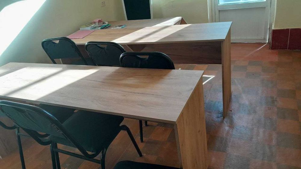 Stol-stullar sotiladi, 8 dona stol, srochni uchun arzon