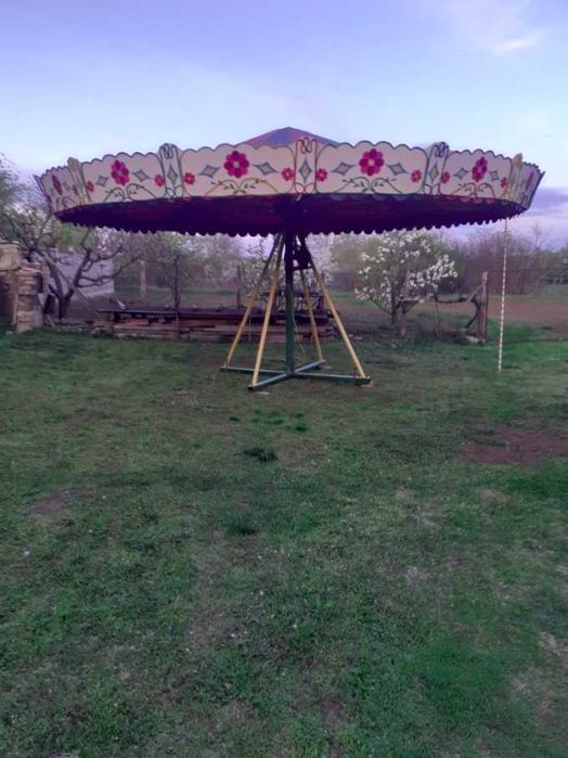 Атракцион, Детска въртележка - Карусел, Атракция