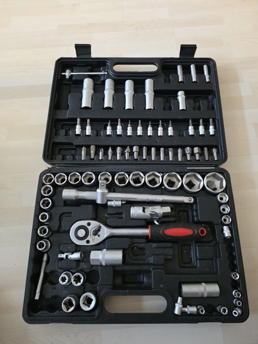 Trusa de scule incompleta