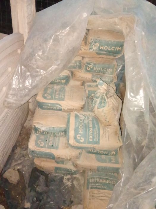 Vând gard din beton