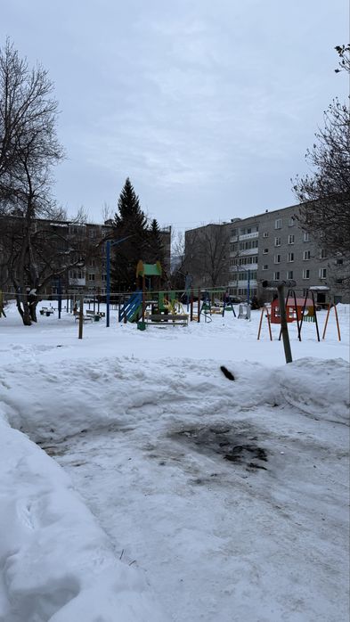 Продам 1-ую с мебелью и бытовой