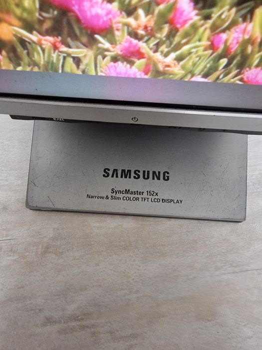 Монитор 15" в хорошем состоянии