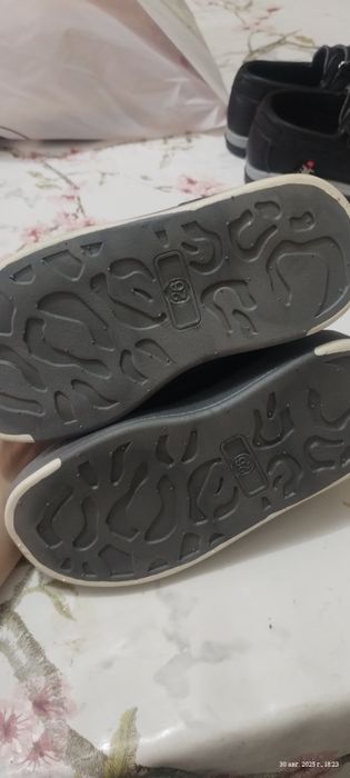 Продаю детскую обувь