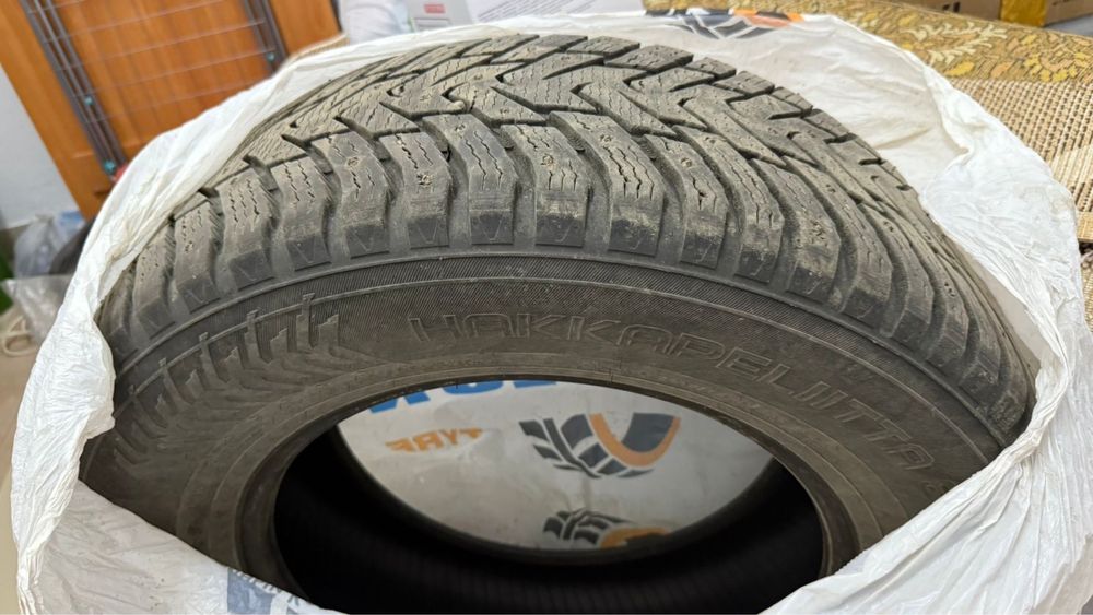 Продам зимние шины Хакапелита.
