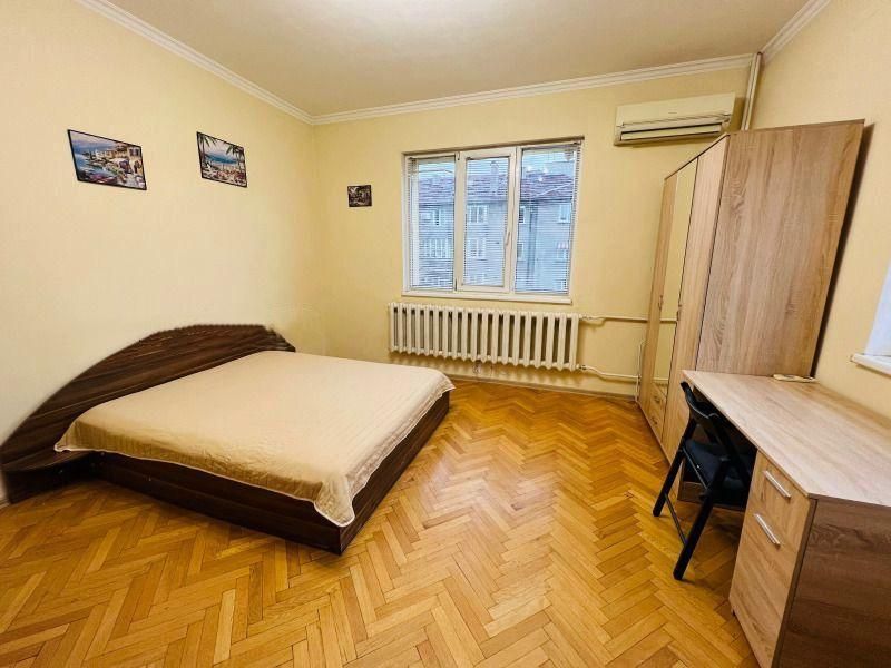 Дава се под наем Четиристаен апартамент в София, Център - 120 кв.м за 1196.97 € - Снимка #6