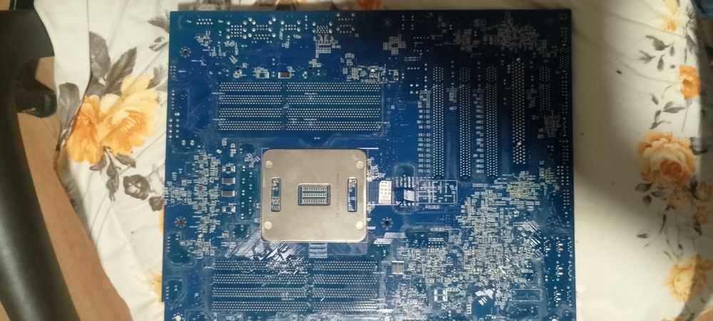 Placa de baza cu ram
