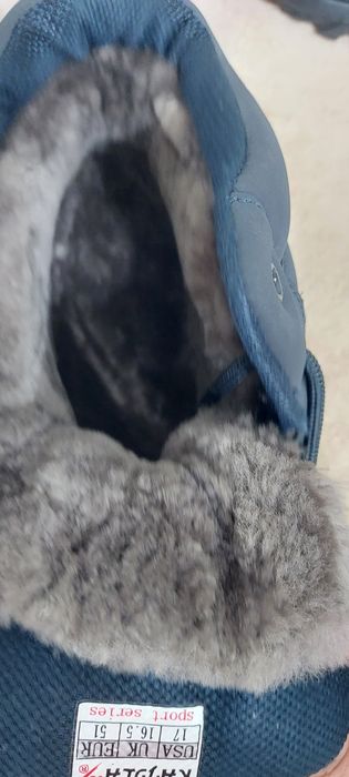 Продам кроссовки зимние.Kajila