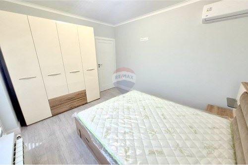 Дава се под наем Тристаен апартамент в Варна, Възраждане 1 - 85 кв.м за 765 € - Снимка #9