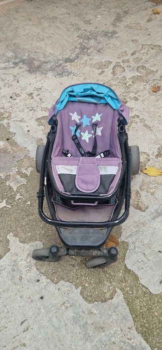 Carucior sport care se deschide si inchide