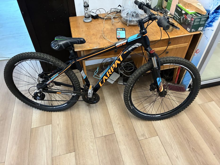 Vand doua bicicleta Cube si Carpat  ambele frane gidraulice