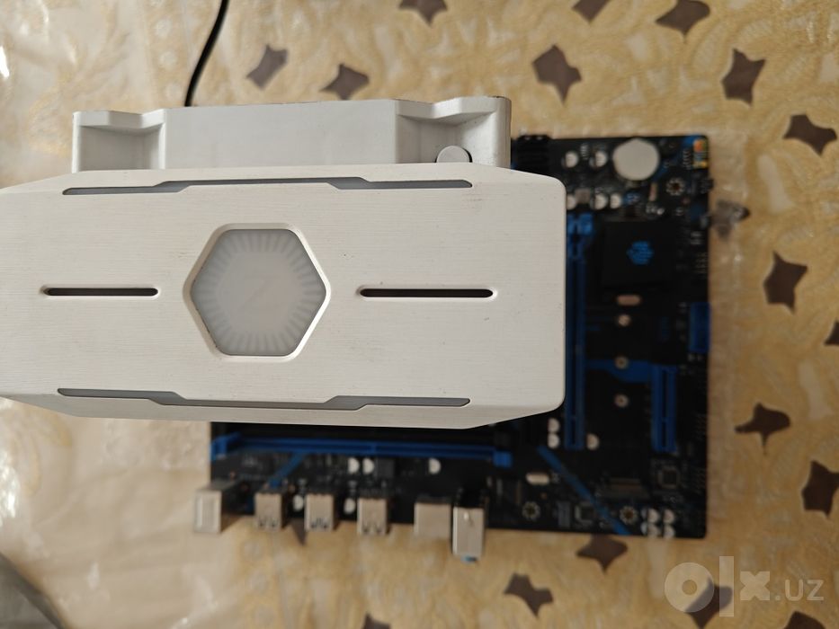 HUANANZHI X99-QD4 + 2680v4 + cooler cpu