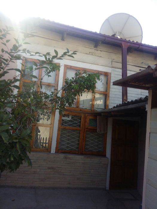 Продается  дом    в  центри  города    есть  дарога    можна  построит