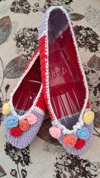 Вязаные игрушки,  следки-тапочки