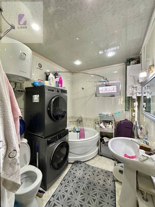 Продается 2 х комнатная квартира. Срочно. Мархабо