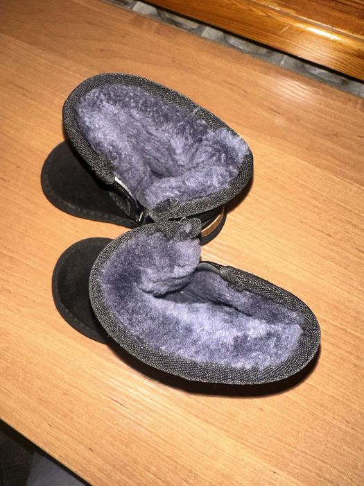 Продам детские угги