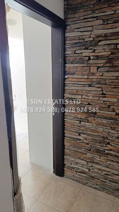 Продава се Офис в Казанлък - 180 кв.м за 737 €/кв.м - Снимка #1