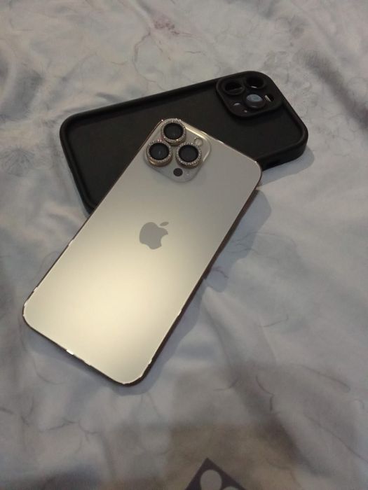 Продам айфон 13 про макс