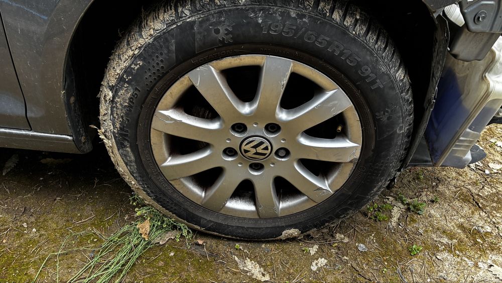Алуминиеви джанти с гуми 15 5x112 VW Golf 5