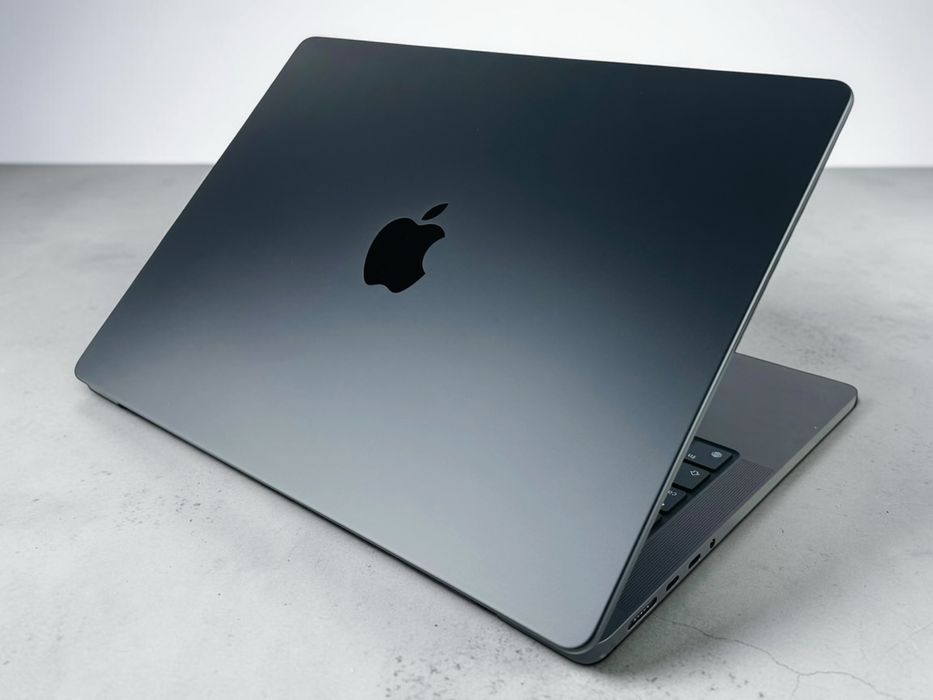 KATO НОВ! MacBook Pro 14" 2024 M4 Pro с 14C/20G 24RAM 512SSD Гаранция!