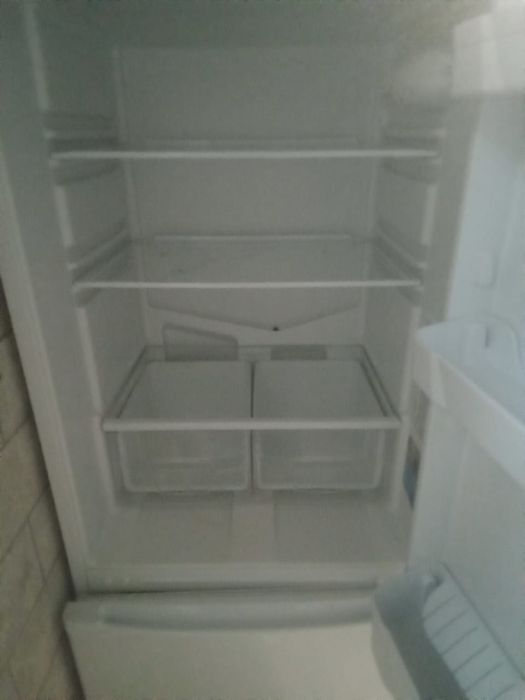 Холодильник indesit