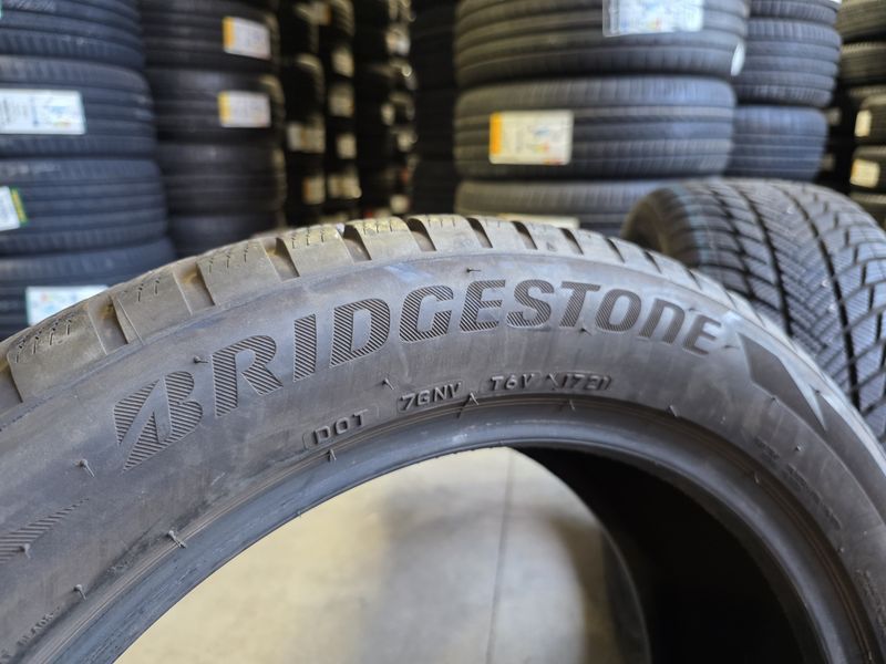 235/50/19 BRIDGESTONE 2бр
