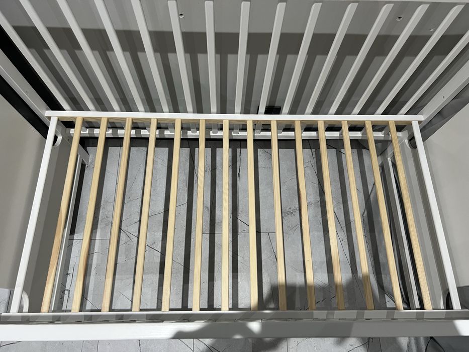 Детско дървено легло