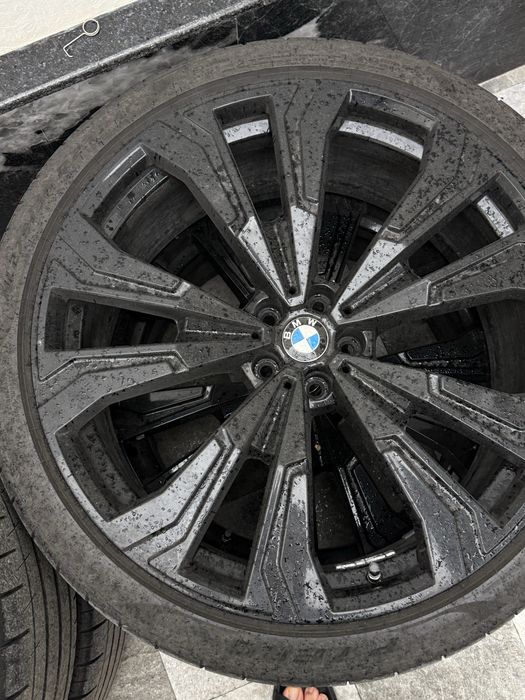 Продаются балоны с дисками R23 от bmw x7