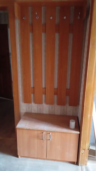 Продам б/у вешалку для прихожей