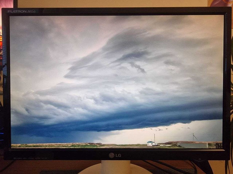 Монитор LG Flatron 22"