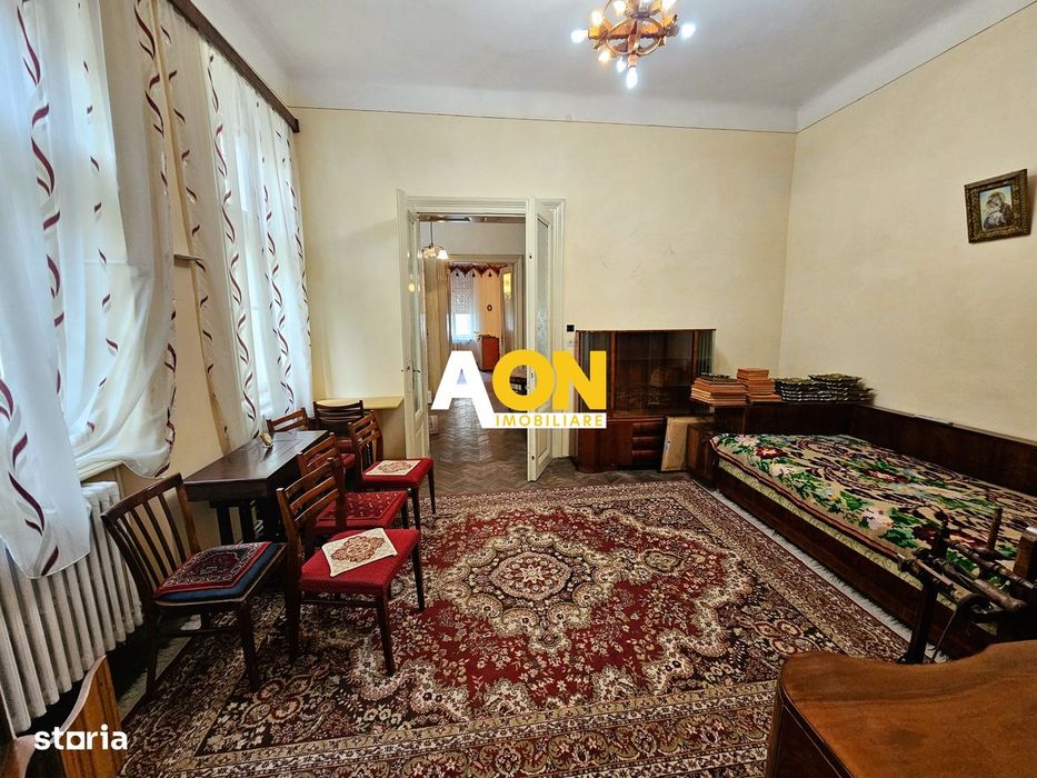 Casa 5 camere, 2 bai, 490 mp teren, Centru, pretabila pentru birouri