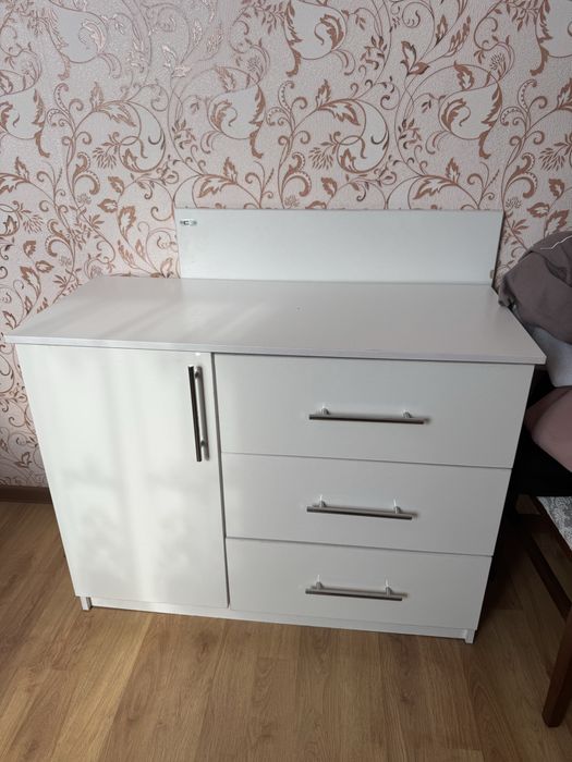 Тумба с зеркалом