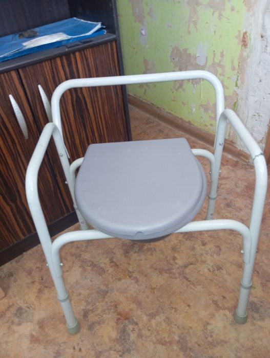 Коляска для инвалидов, ходунки, стул-туалет