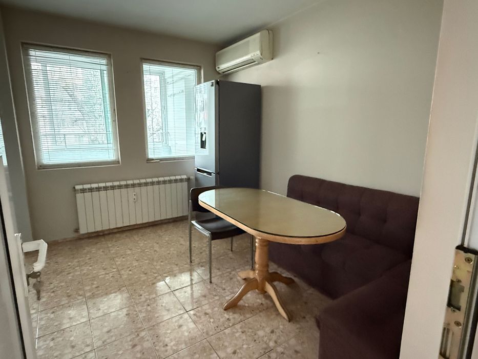 4 стаен Сторгозия ТУХЛЕН апартамент