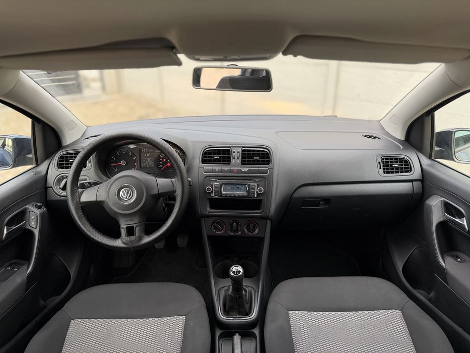 VOLKSWAGEN Polo 2011 — imagine 2
