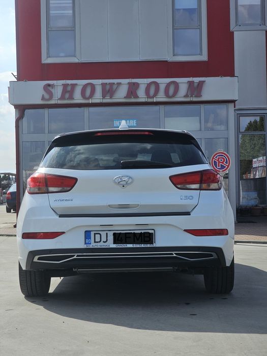 Hyundai i30 1.5 turbo 160 cp mild hybrid l