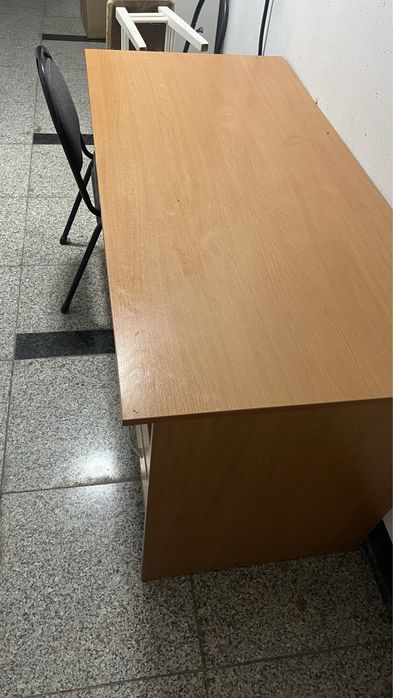 Продам б/ у мебель и полку витрину