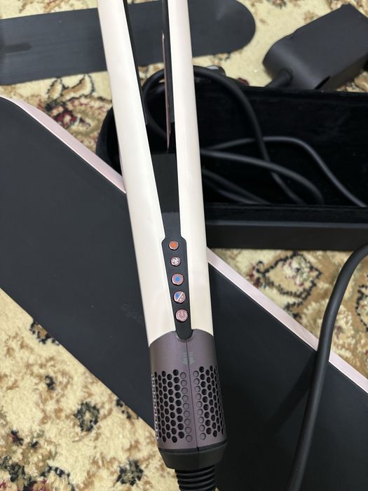 Продам Dyson фен выпрямитель