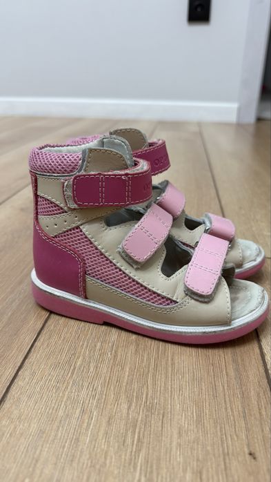 Ортопедические сандали