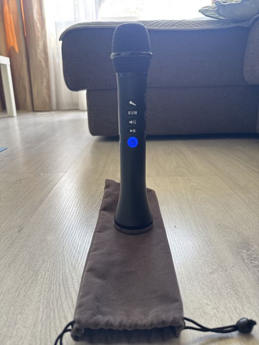 Микрофон с встроенной колонкой