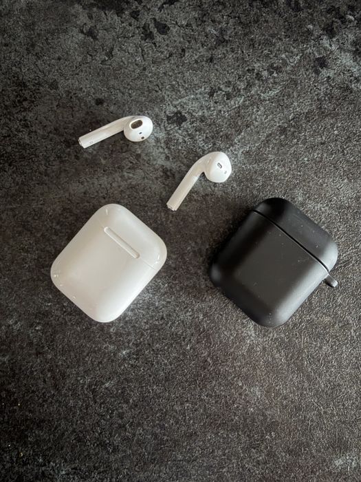 Apple AirPods 2