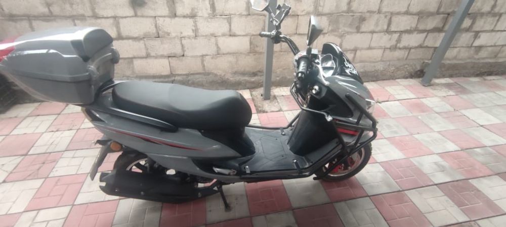 Скутер Maxi 2024